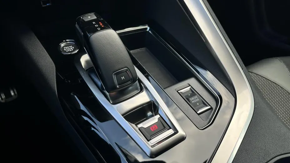 PEUGEOT 5008 5008 1.6 PureTech GT S&S EAT8