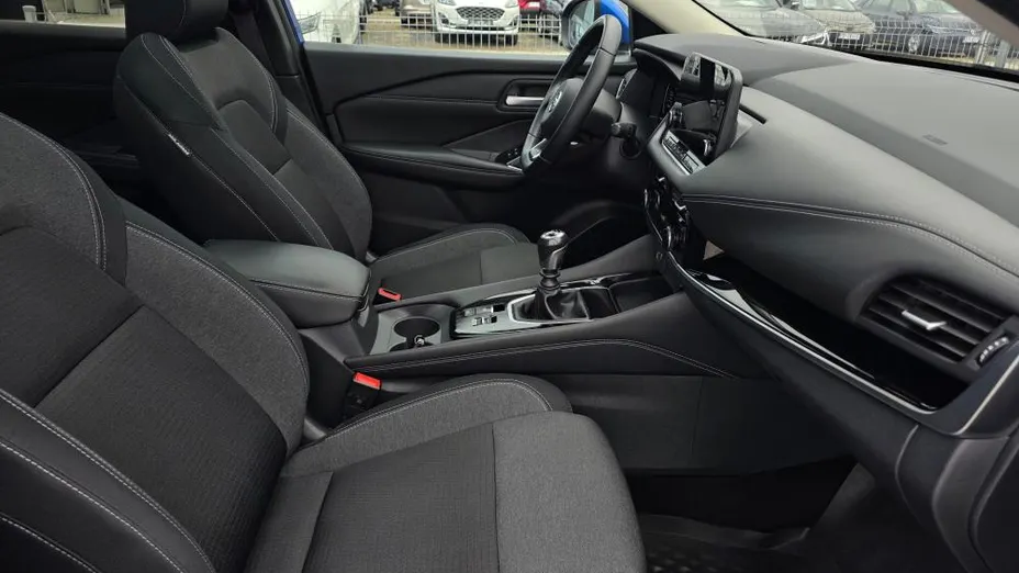 NISSAN Qashqai Qashqai 1.3 DIG-T N-Connecta