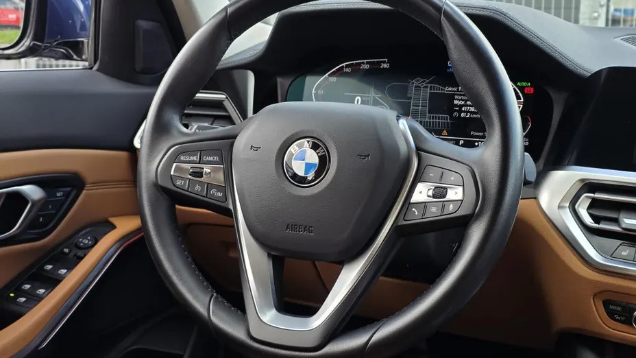 BMW Seria 3 320d xDrive Luxury Line aut