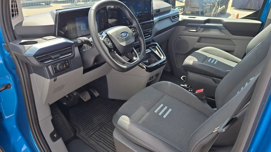FORD Tourneo Custom Transit Custom Kombi 2.5 PHEV 340 L2H1 Limited CVT M1