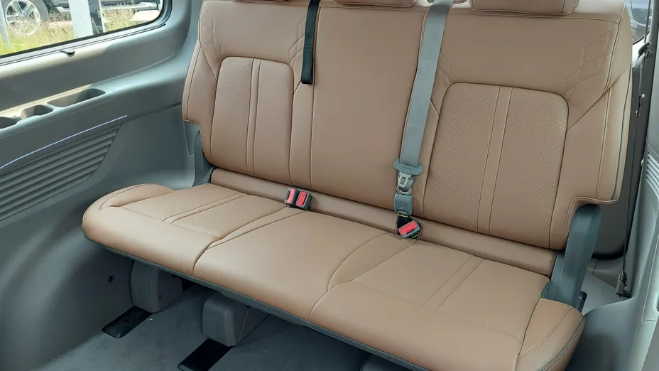 HYUNDAI Staria Staria 1.6 T-GDI HEV Luxury aut Nowy