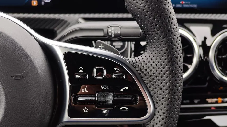 MERCEDES-BENZ A Klasa A 200 d Progressive 8G-DCT