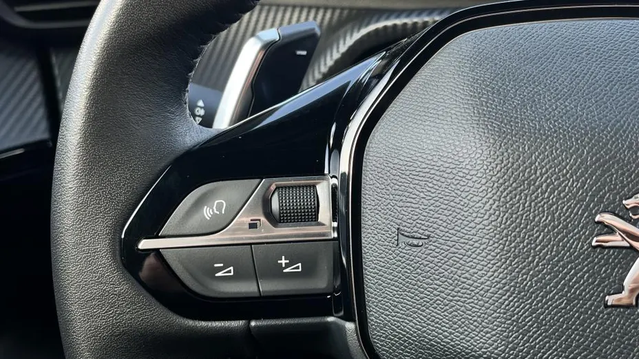 PEUGEOT 2008 2008 1.2 PureTech Allure S&S EAT8