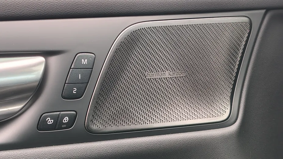 VOLVO V60 V60 B4 D Plus Dark aut