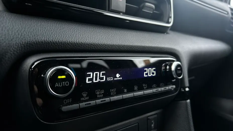 TOYOTA Yaris Yaris Hybrid 1.5 GR Sport