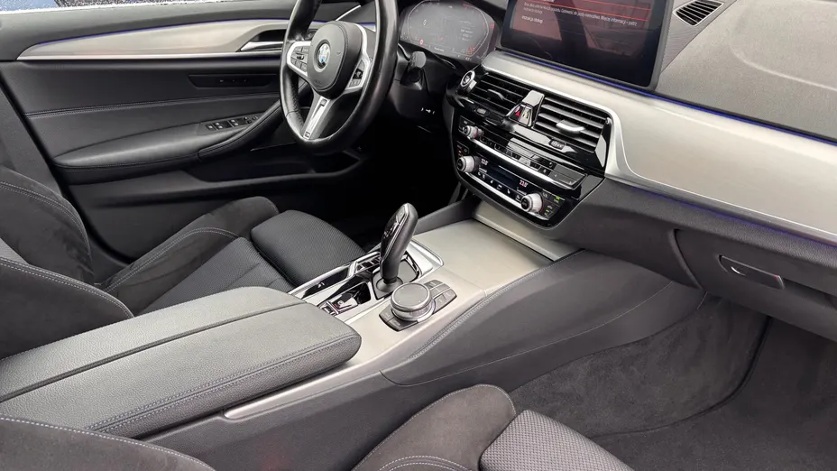 BMW Seria 5 530i xDrive GPF M Sport sport-aut