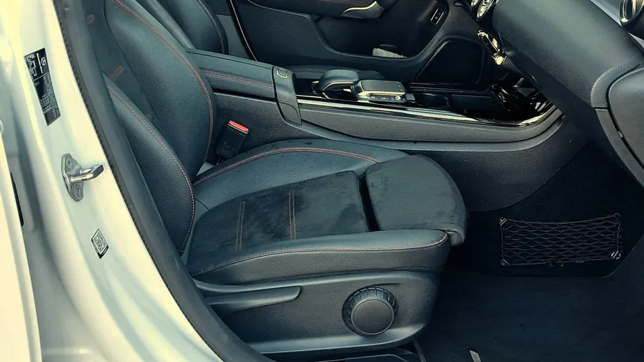 MERCEDES-BENZ CLA CLA 200 AMG Line 7G-DCT