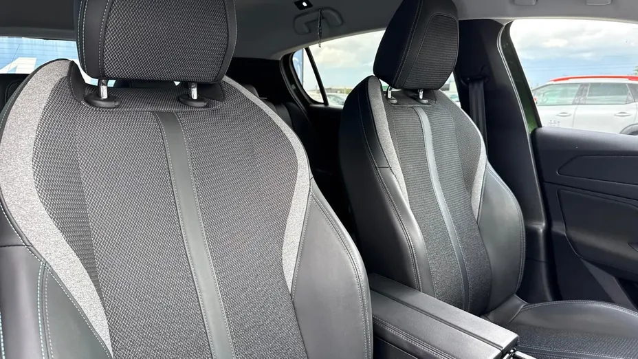 PEUGEOT 308 -