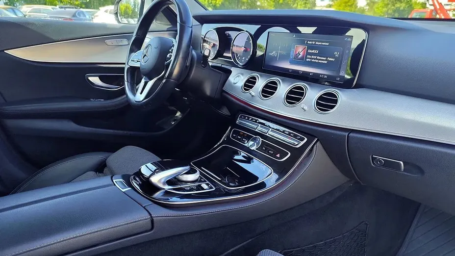 MERCEDES-BENZ E Klasa E 220 d 4-Matic 9G-TRONIC