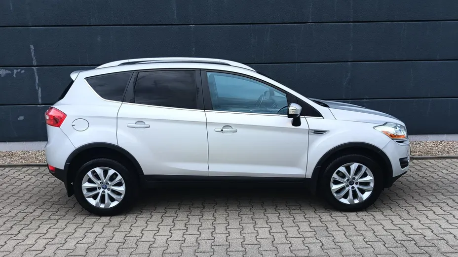 FORD Kuga -