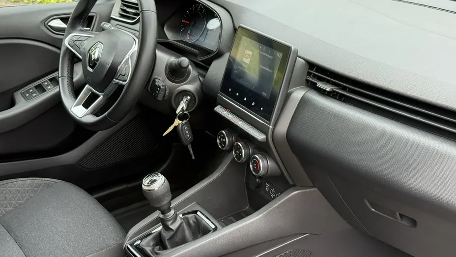 RENAULT Clio -