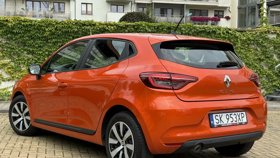 RENAULT Clio -