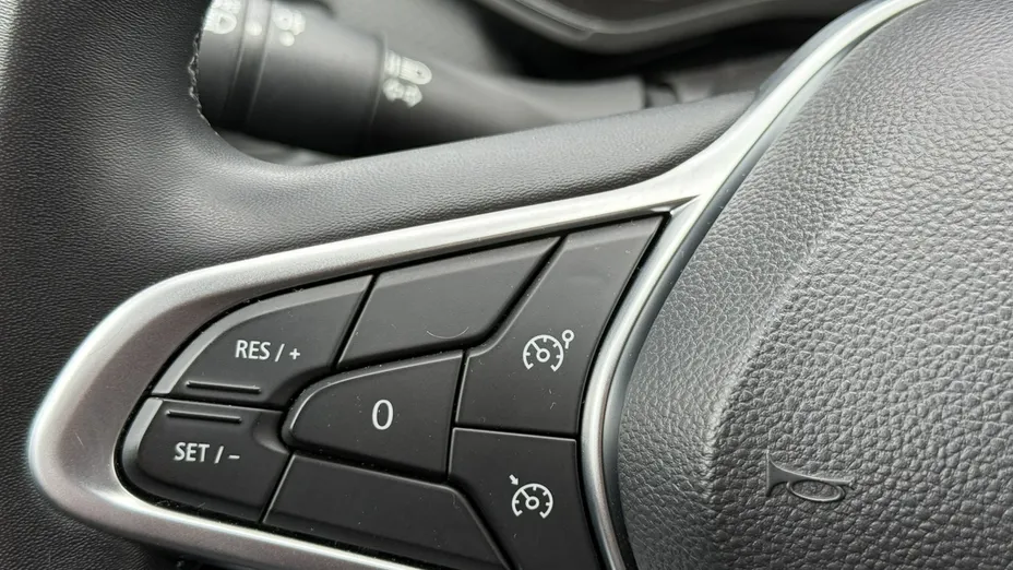 RENAULT Clio -