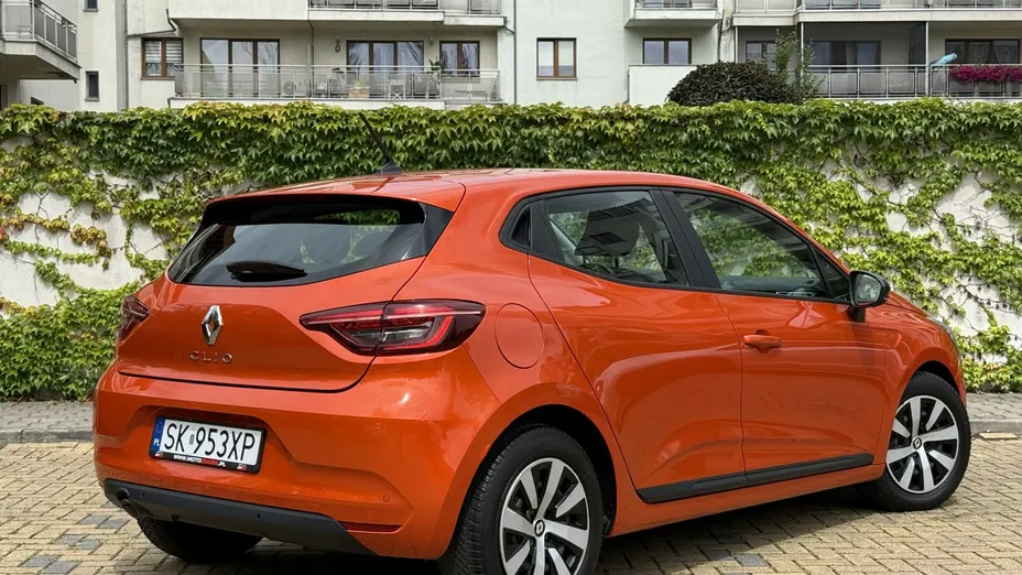 RENAULT Clio -