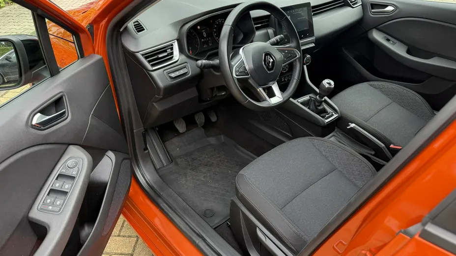 RENAULT Clio -