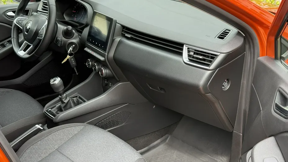 RENAULT Clio -