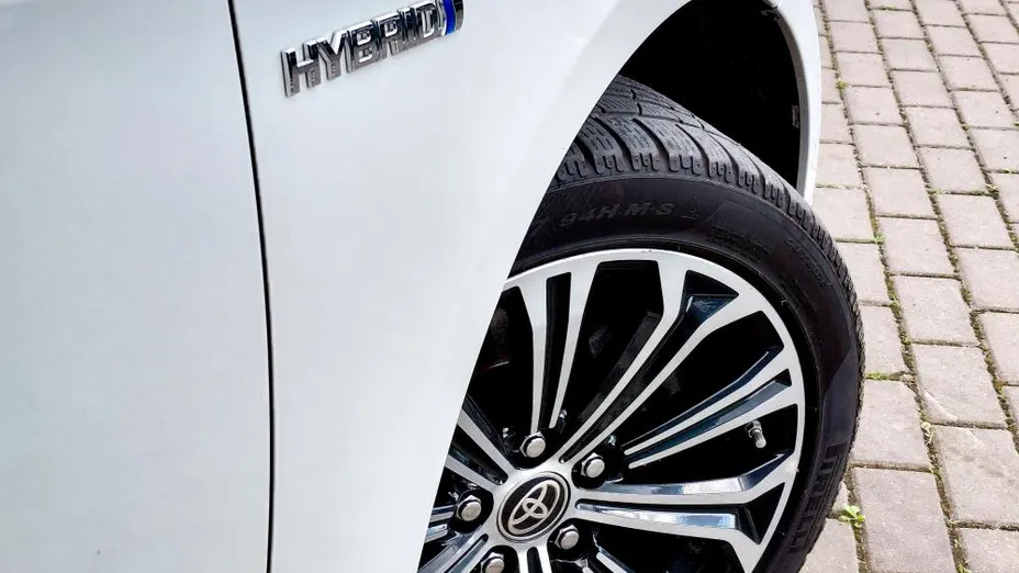 TOYOTA Corolla Corolla 2.0 Hybrid Comfort