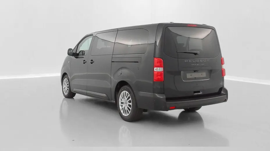 PEUGEOT Traveller -