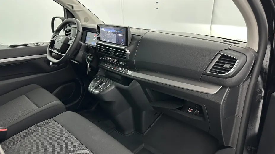 PEUGEOT Traveller -