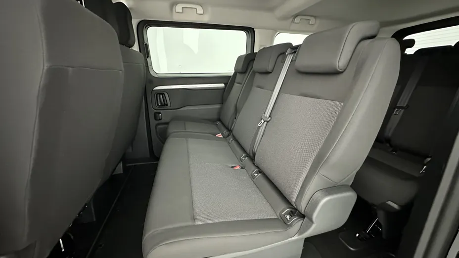PEUGEOT Traveller -