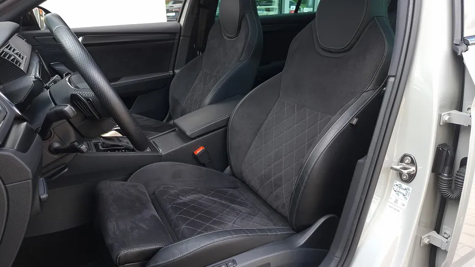 SKODA Superb Superb 2.0 TDI SCR 4x4 Sportline DSG