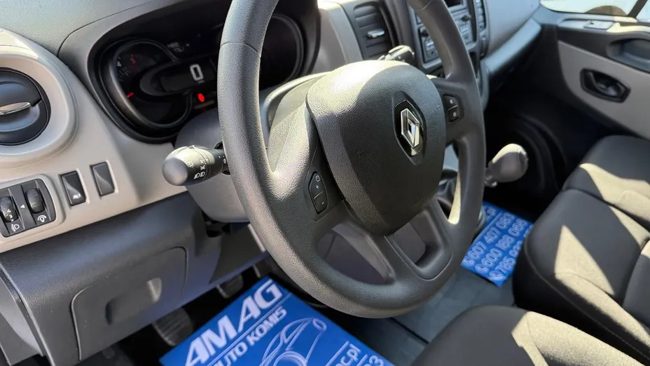 RENAULT Trafic -