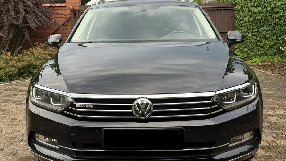 VOLKSWAGEN Passat -