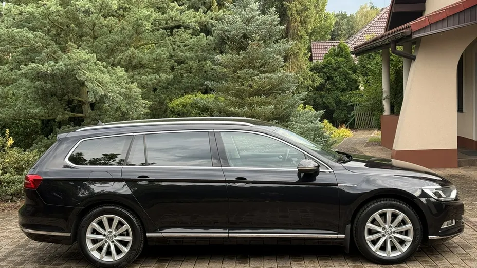 VOLKSWAGEN Passat -