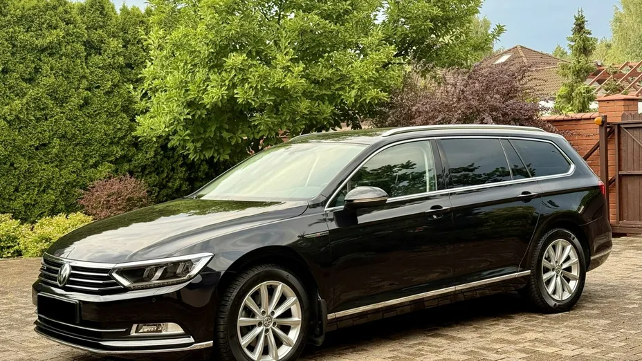 VOLKSWAGEN Passat -