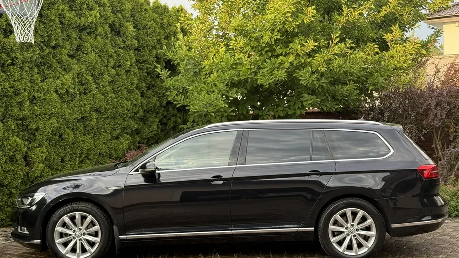 VOLKSWAGEN Passat -