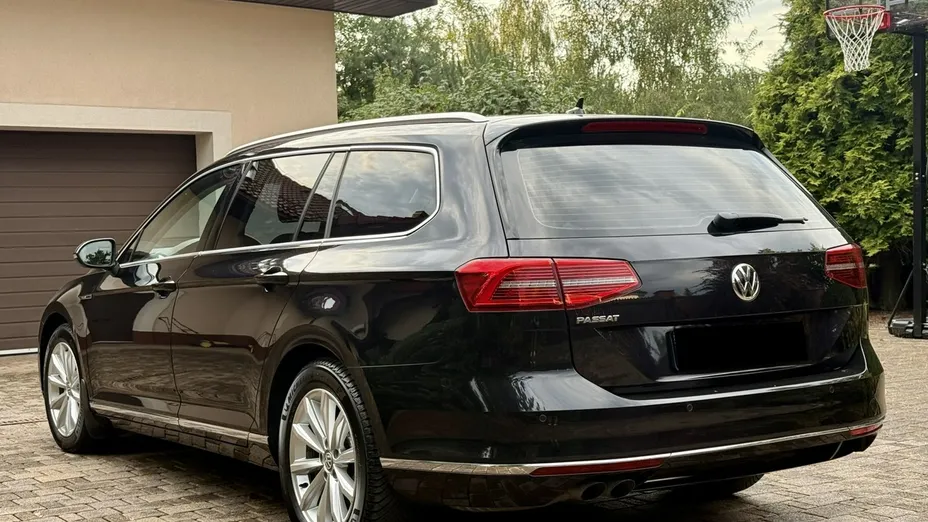VOLKSWAGEN Passat -