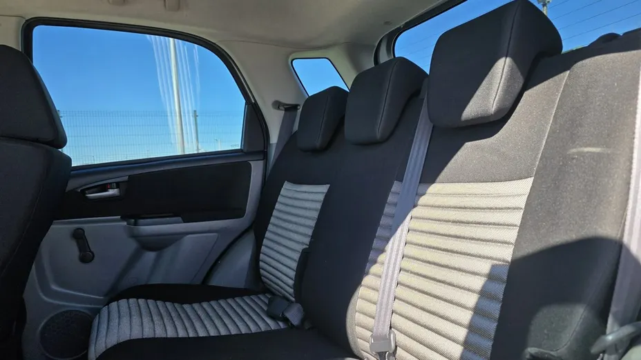 SUZUKI SX4 -