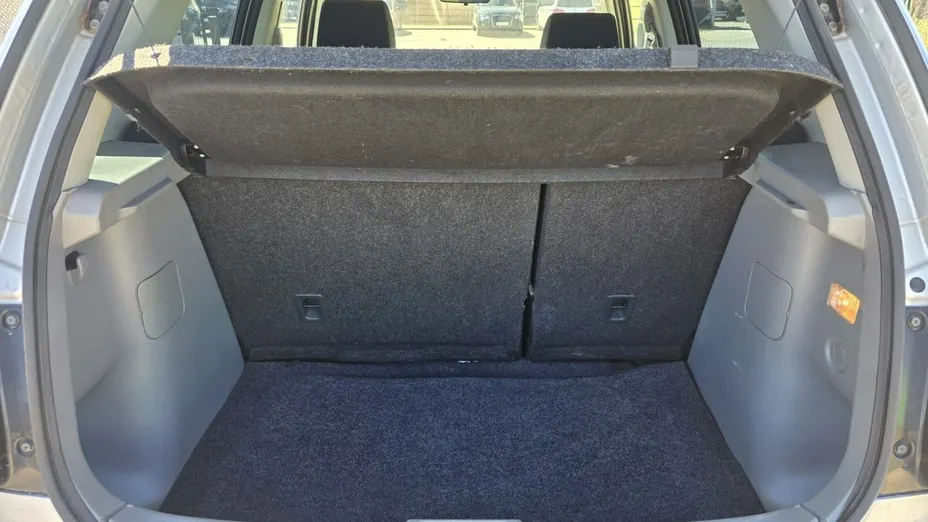 SUZUKI SX4 -