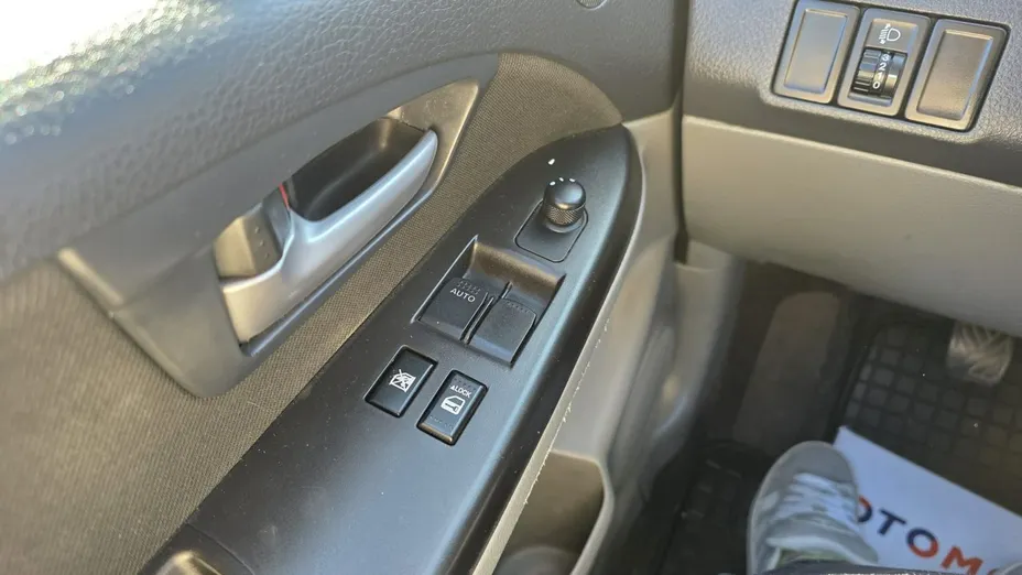 SUZUKI SX4 -
