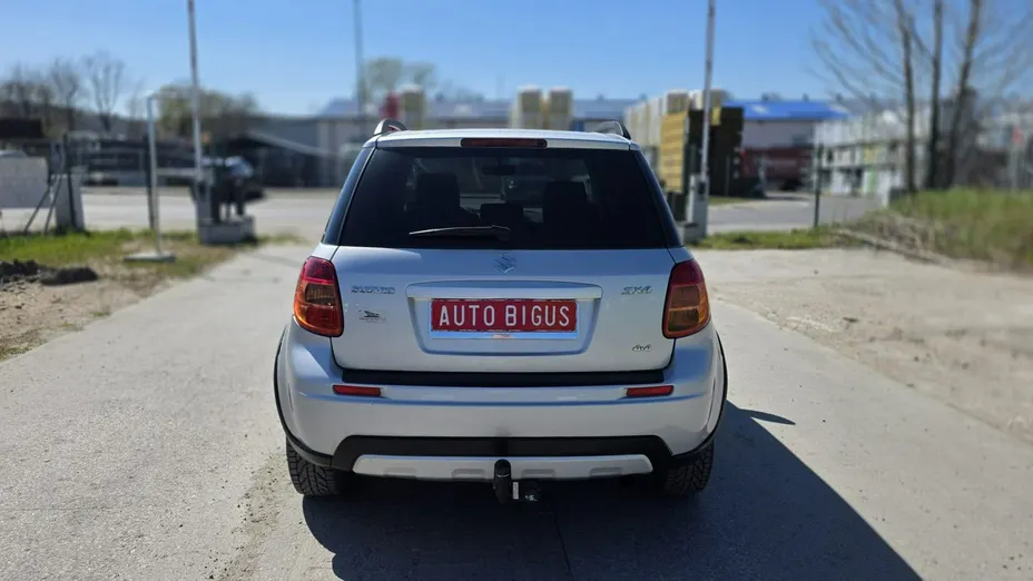 SUZUKI SX4 -