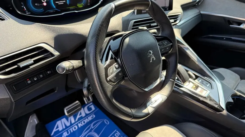 PEUGEOT 3008 -