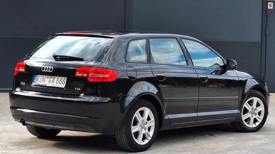 AUDI A3 -