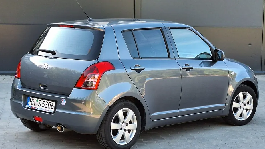 SUZUKI Swift -