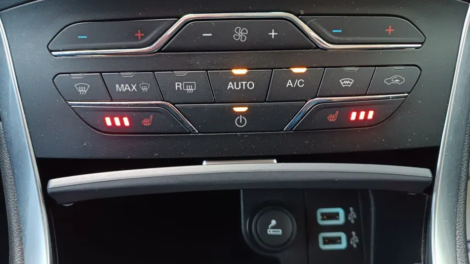 FORD S-MAX S-MAX 2.5 Hybrid Titanium CVT