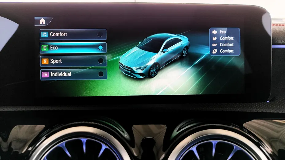 MERCEDES-BENZ CLA CLA 200 AMG Line 7G-DCT