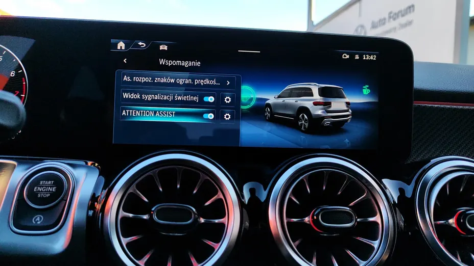 MERCEDES-BENZ GLB GLB 200 AMG Line 7G-DCT