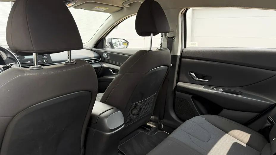 HYUNDAI Elantra Elantra 1.6 Modern CVT