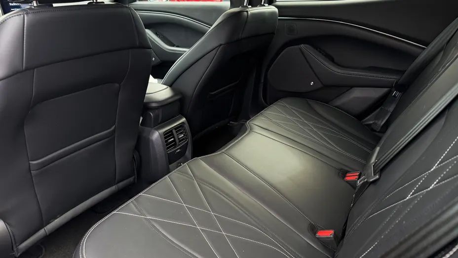 FORD Mustang Mach-E Mustang Mach-E 98kWh RWD