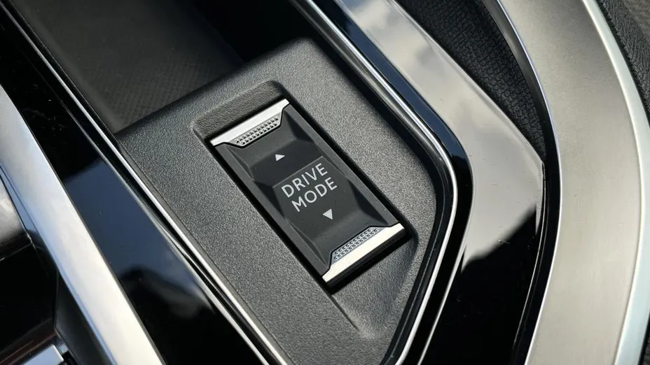 PEUGEOT 5008 5008 1.6 PureTech GT S&S EAT8