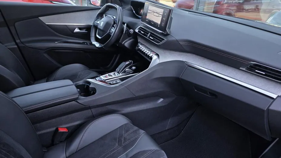 PEUGEOT 5008 5008 1.6 PureTech GT S&S EAT8