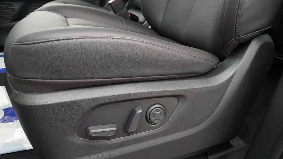 HYUNDAI Staria Staria 1.6 T-GDI HEV Smart VIP aut Nowy