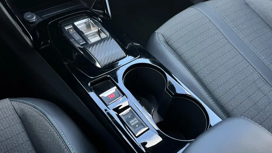 PEUGEOT 2008 2008 1.2 PureTech Allure S&S EAT8