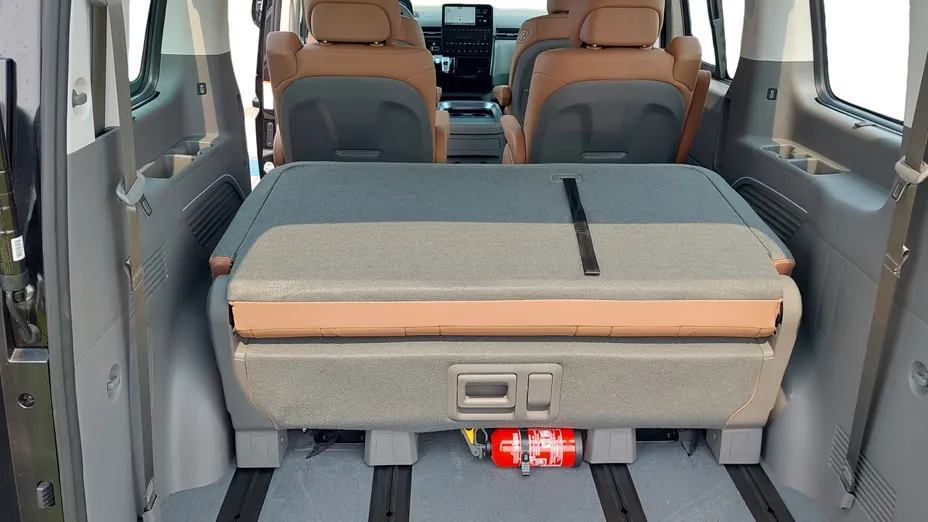 HYUNDAI Staria Staria 1.6 T-GDI HEV Luxury aut Nowy