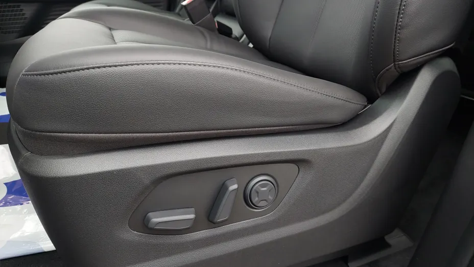 HYUNDAI Staria Staria 1.6 T-GDI HEV Smart VIP aut Nowy