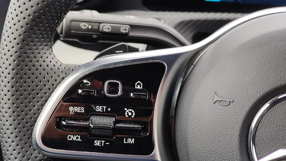 MERCEDES-BENZ A Klasa A 200 d Progressive 8G-DCT